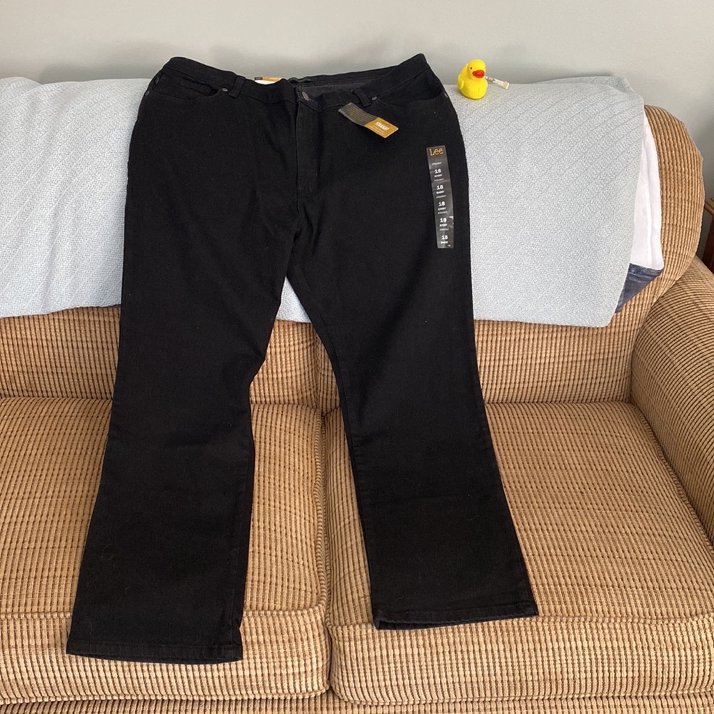 NWT Lee Relaxed Fit Short Straight Leg Black Jeans